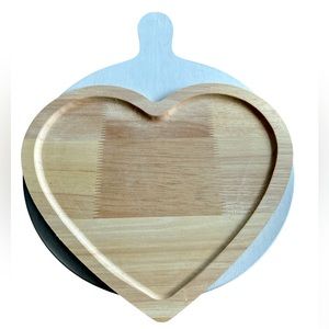 💗Target bundle of Heart charcuterie, board, and wood riser